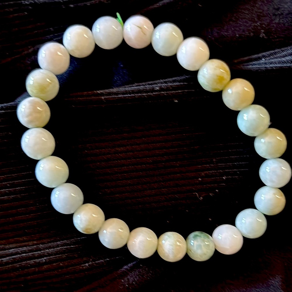Elegant Cream Beaded Bracelet